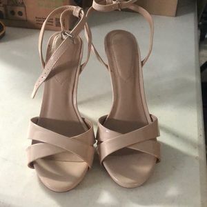 Aldo nude patent leather heels sandal
